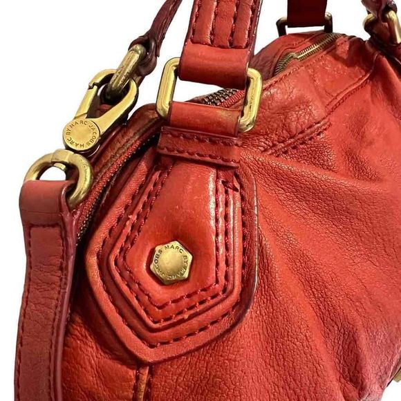MARC JACOBS Red Leather Shoulder Bag w Strap - Picture 2 of 12